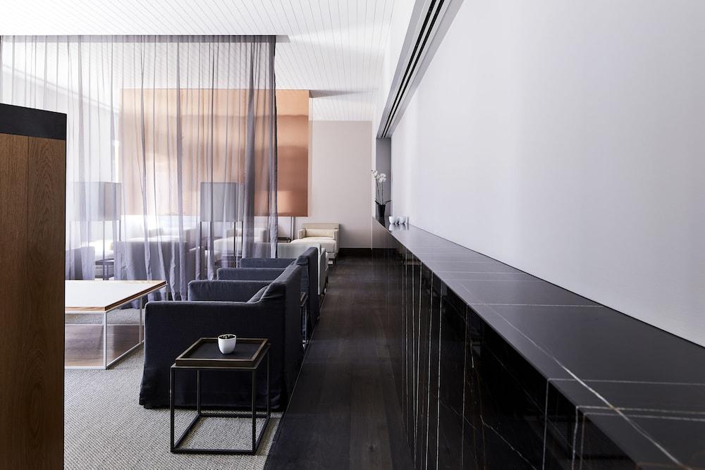 Hotel Realm Canberra Exterior foto The interior of the lounge