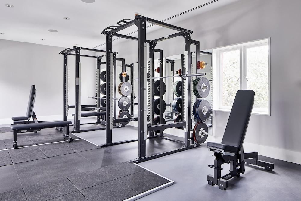 Hotel Realm Canberra Exterior foto A power rack