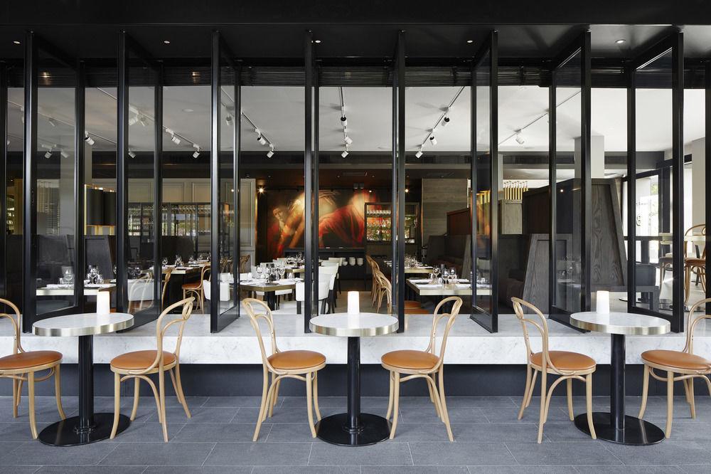 Hotel Realm Canberra Exterior foto Restaurant interior