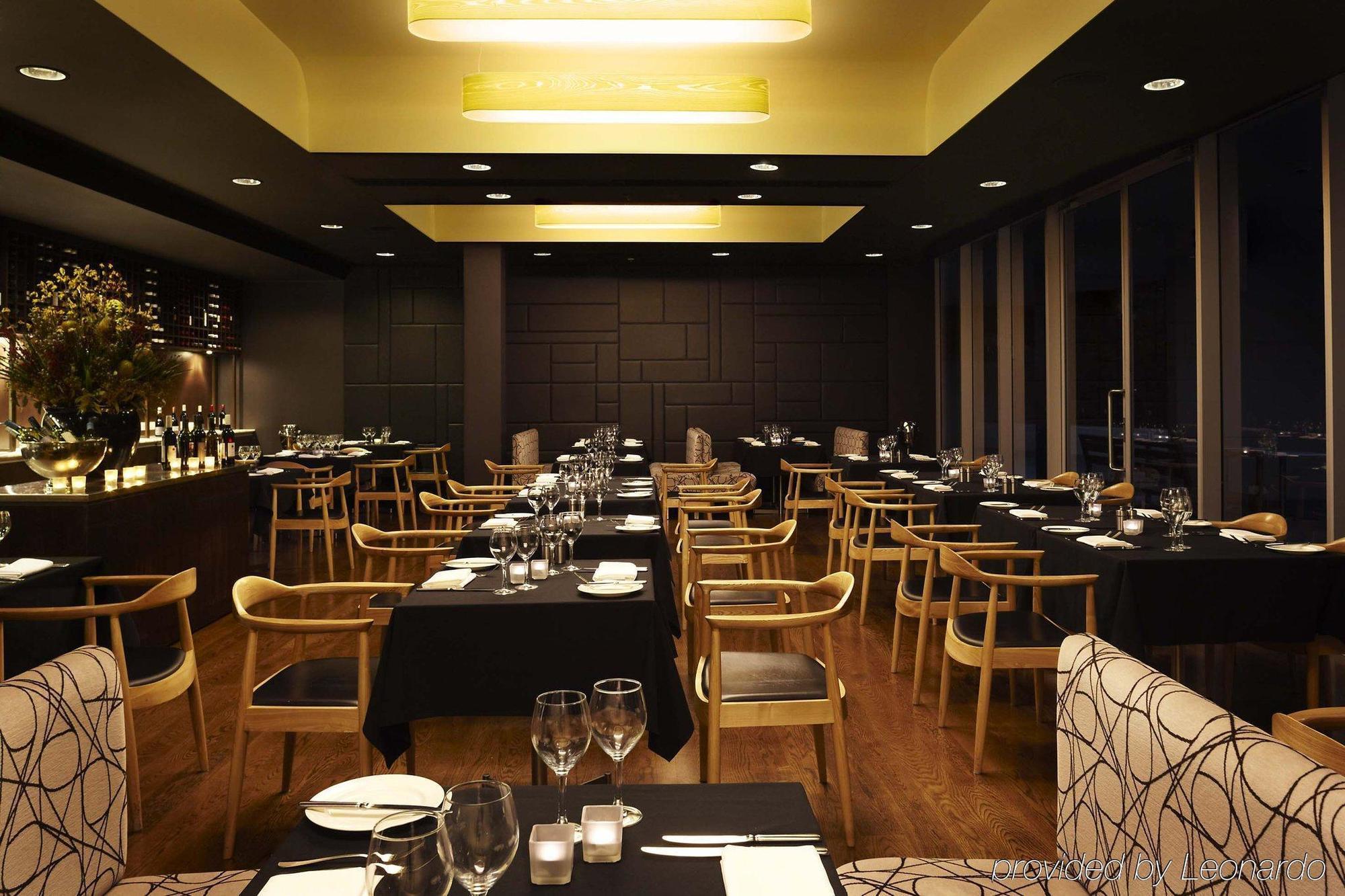 Hotel Realm Canberra Exterior foto Restaurant