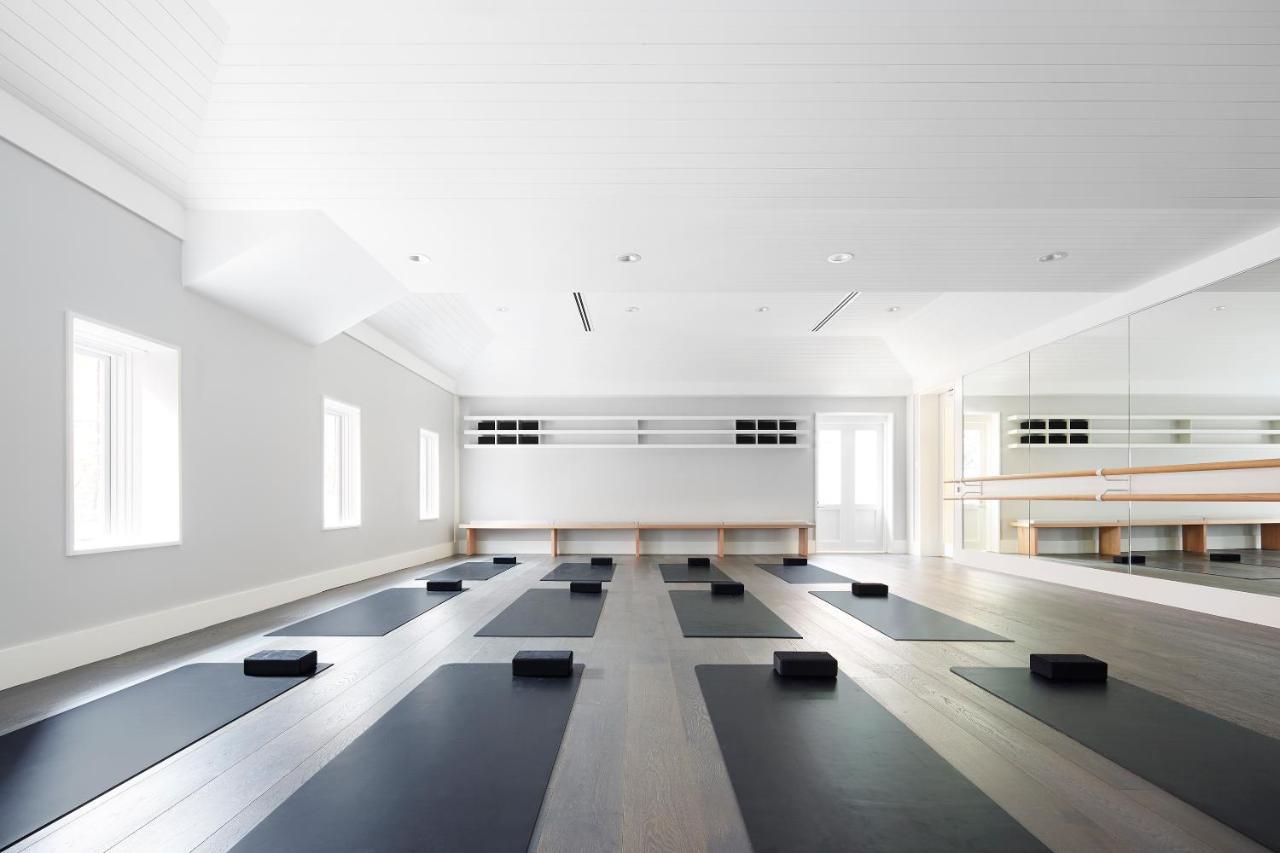 Hotel Realm Canberra Exterior foto The Yoga Room